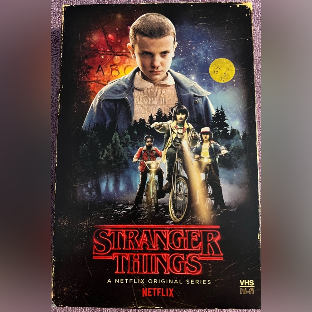 Stranger Things Season 1 Collectors Edition- DVD and Blue Ray
